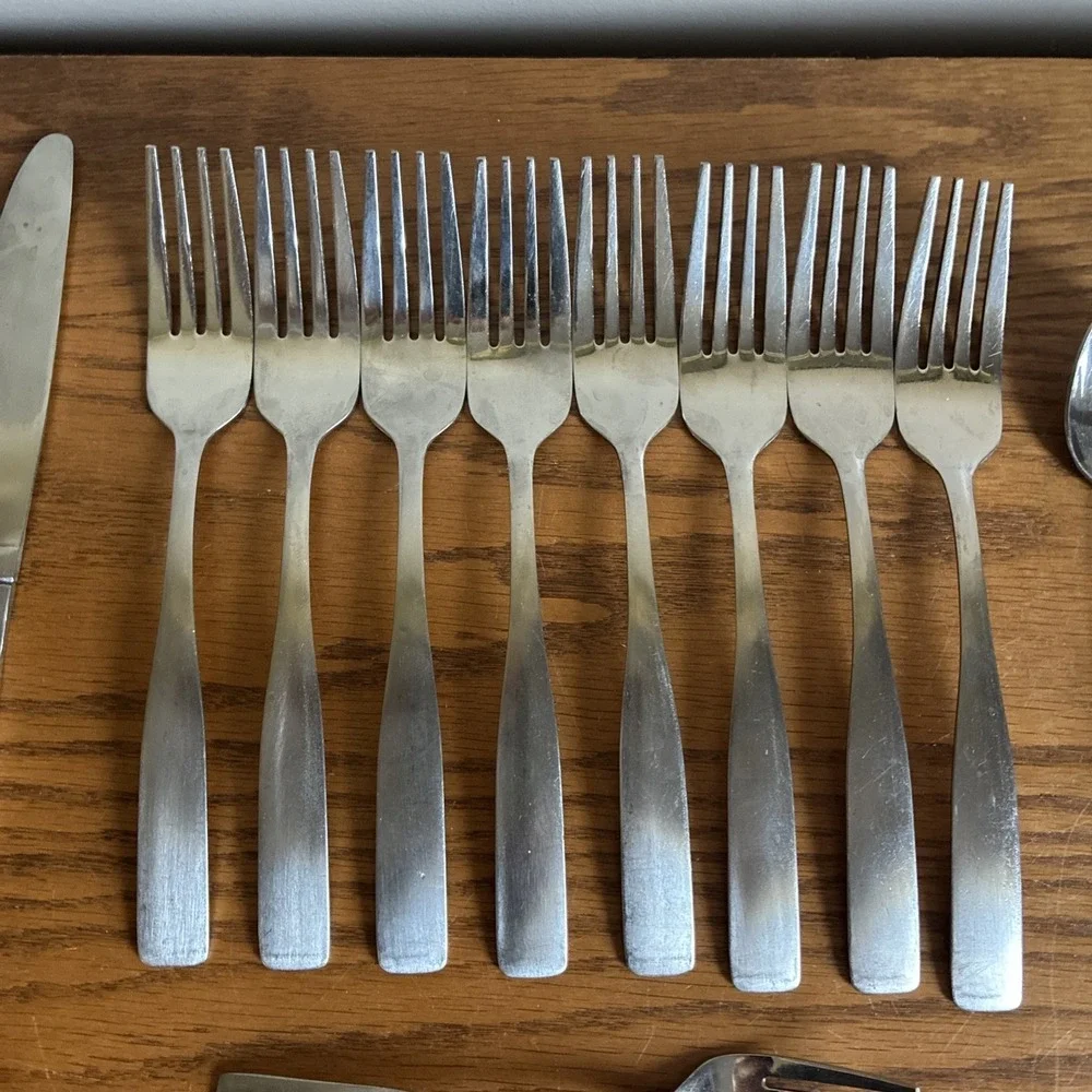 Pfaltzgraff Flatware Set of 19 Pieces Silverware
